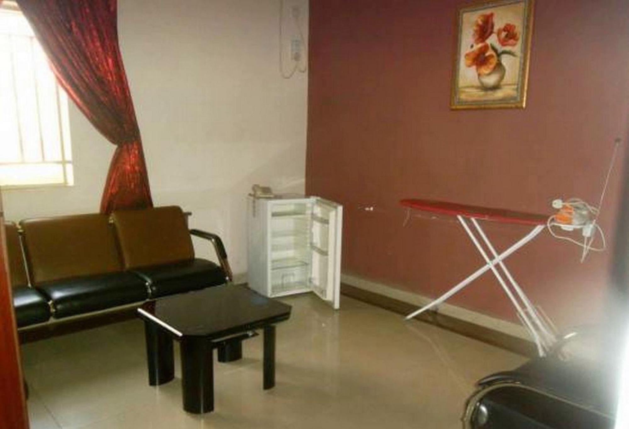Room In Lodge - Clen-Phil Hotels And Suite Port Harcourt Eksteriør billede
