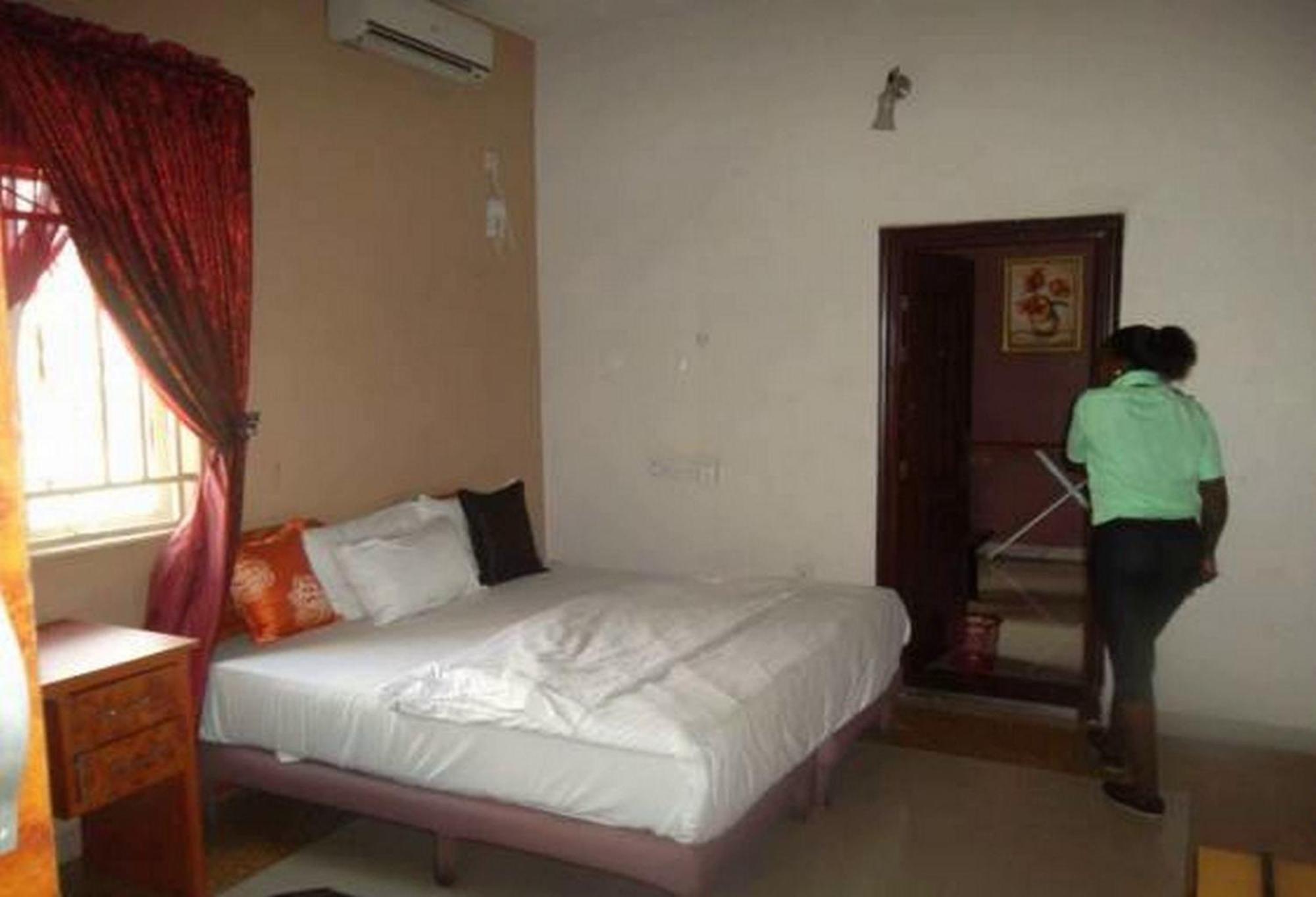 Room In Lodge - Clen-Phil Hotels And Suite Port Harcourt Eksteriør billede