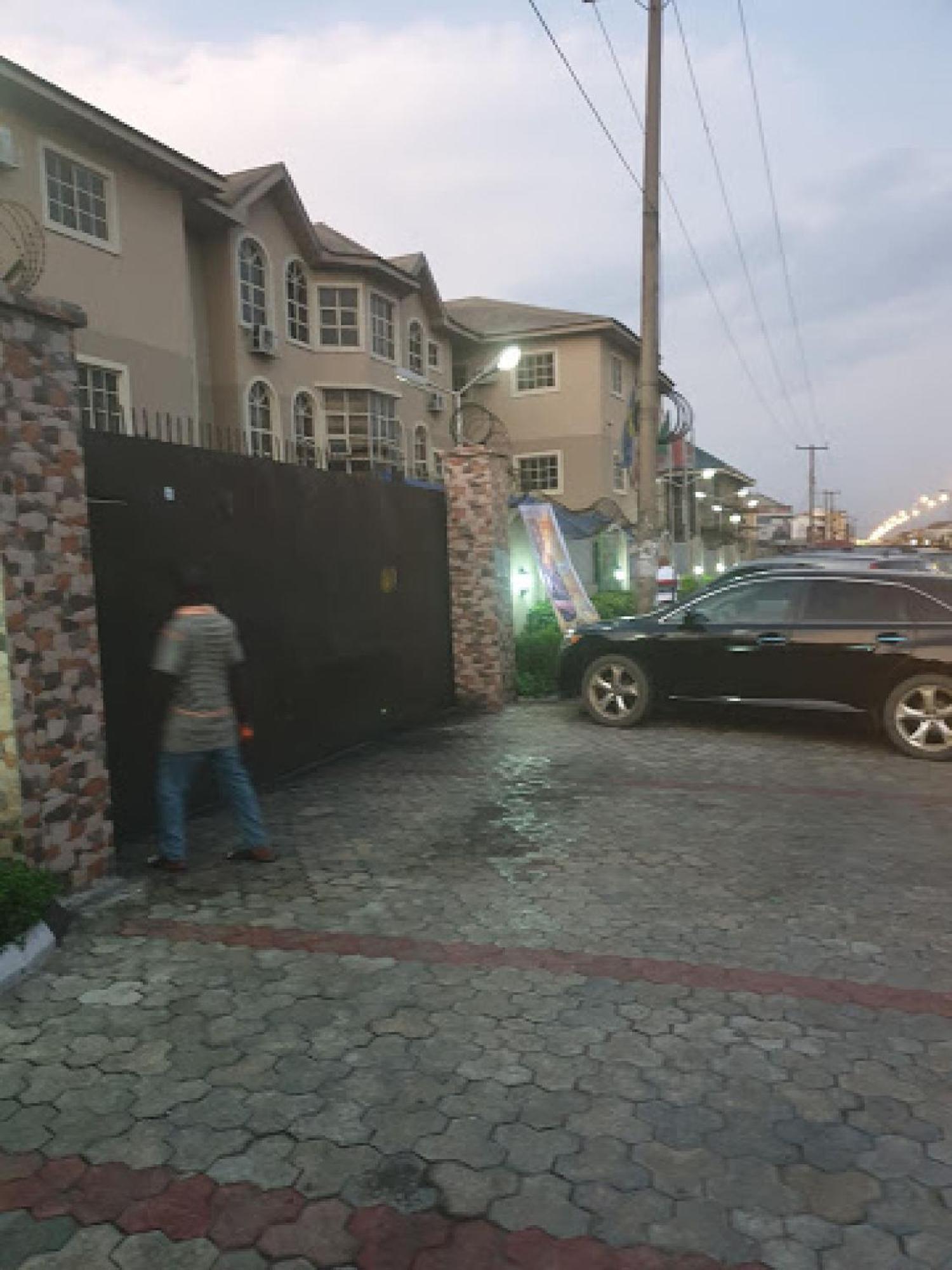 Room In Lodge - Clen-Phil Hotels And Suite Port Harcourt Eksteriør billede